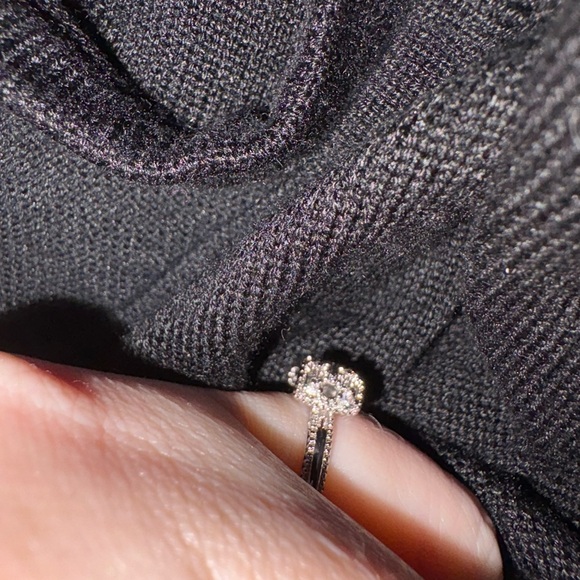 Dainty 925 Sterling Silver Bow Ring with Textured Band - Picture 3 of 7